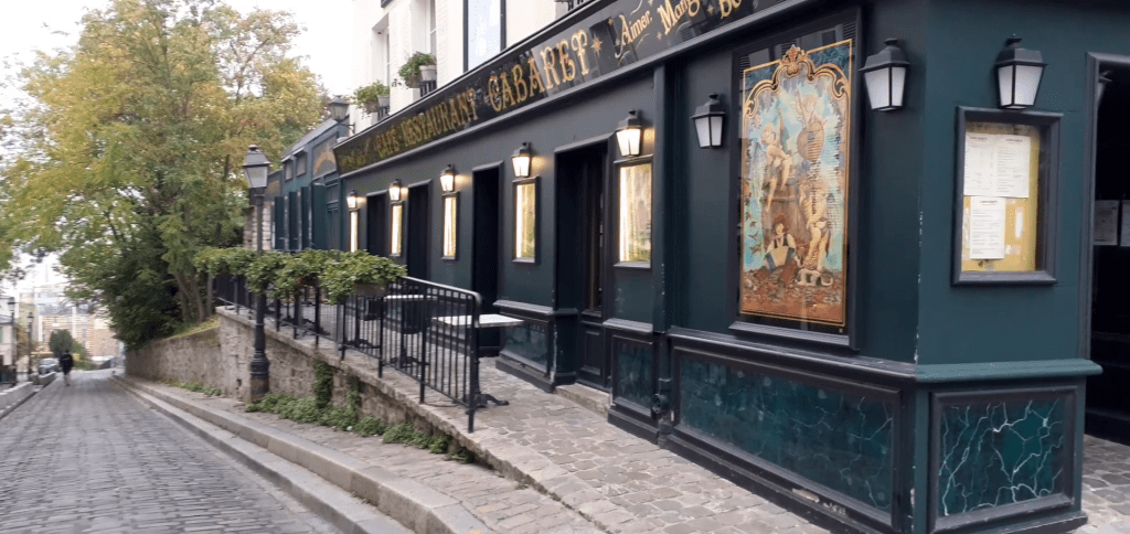 Cette image a un attribut alt vide ; le nom du fichier est montmartre-4.png